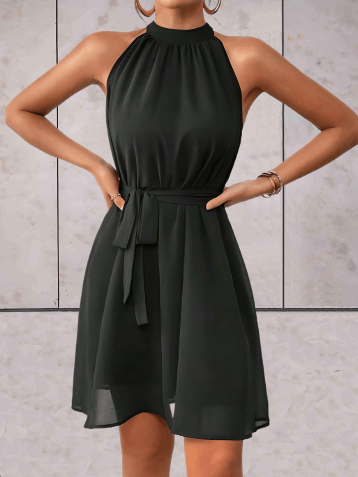 Levoire | Danes Mini Robe Robe sans manches unie avec col rond et ceinture à nouer Noir