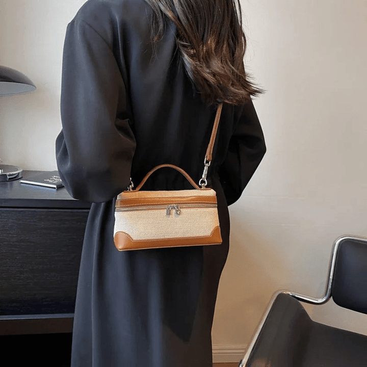 Levoire | Sac bandoulière en toile avec sangle réglable et accents en cuir Braun