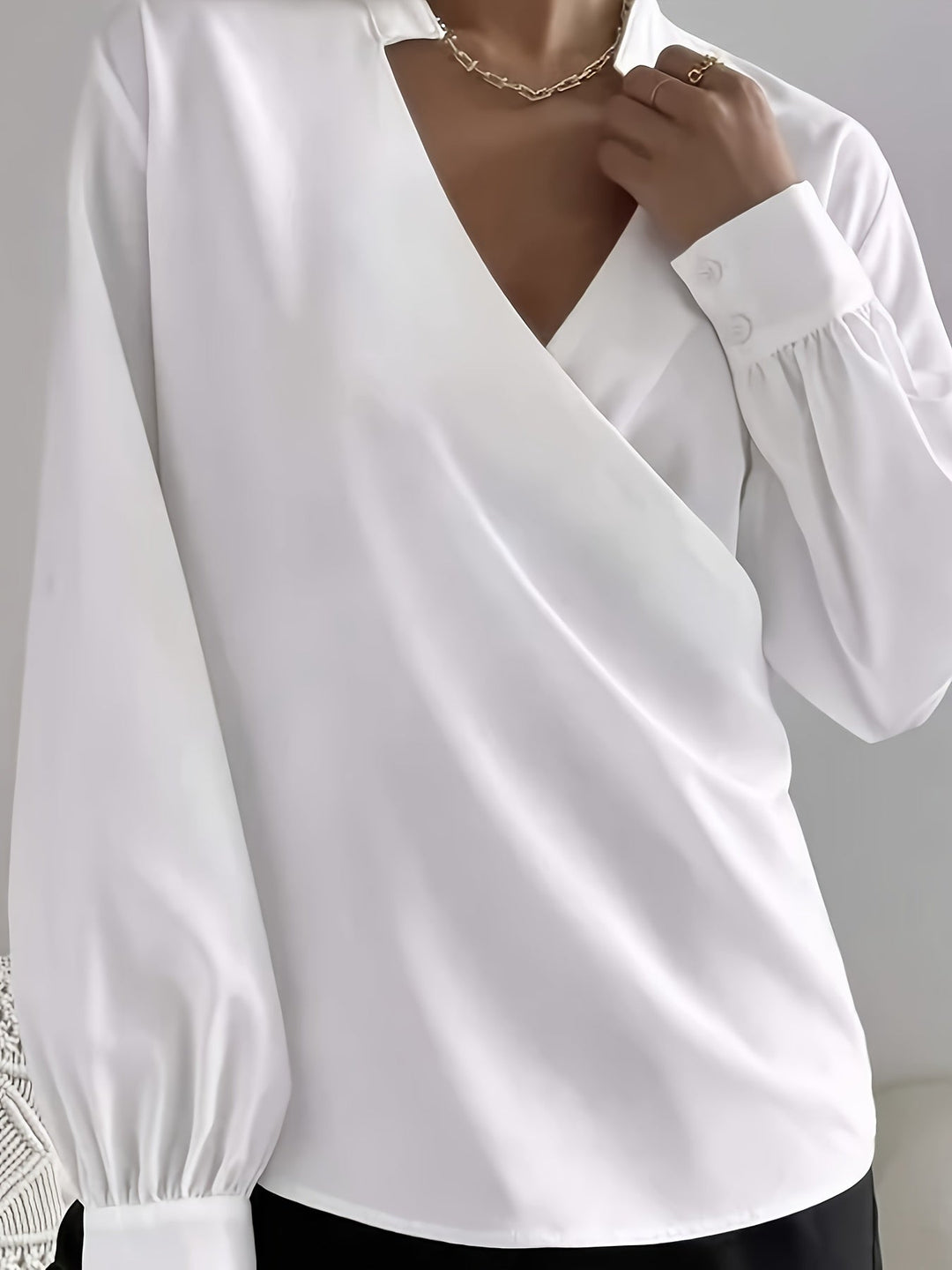 Levoire | Chemise Élégante À Col V En Encoches Pour Femmes Élégance Intemporelle