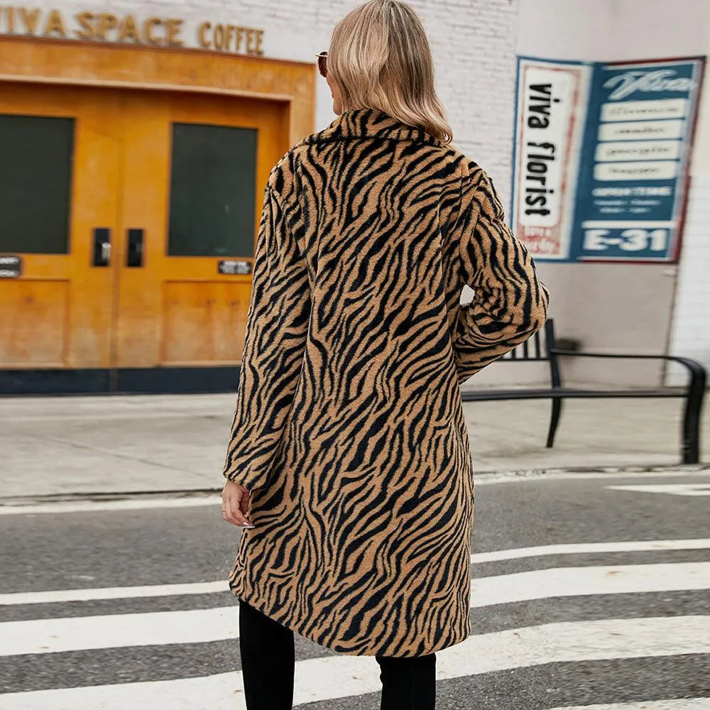 Levoire | Veste en peluche plus longue à motif zèbre