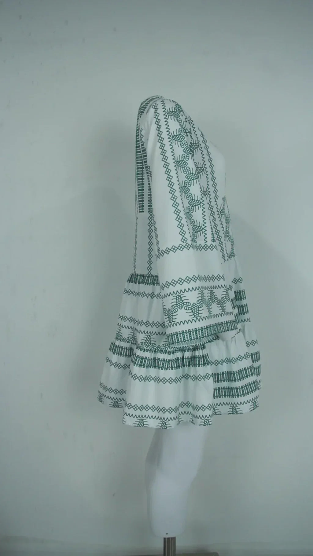 Levoire | V Neck Dress With Short Sleeves
