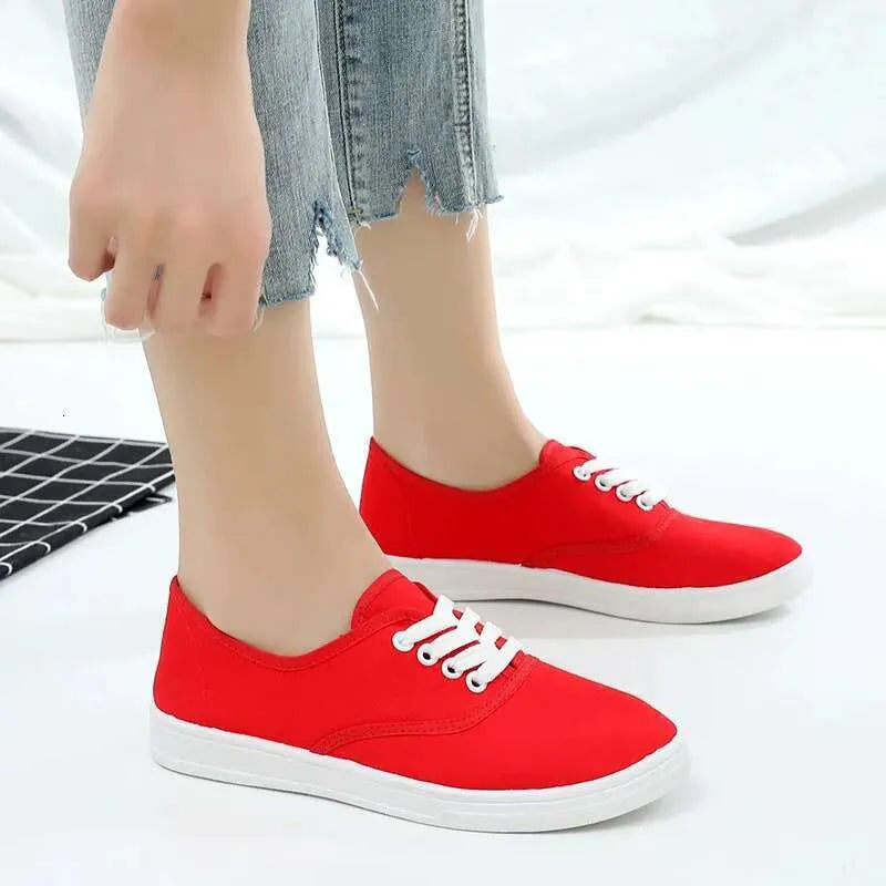 Levoire | Elegant Sneakers With Low Non-Slip Sole For Comfort Rot