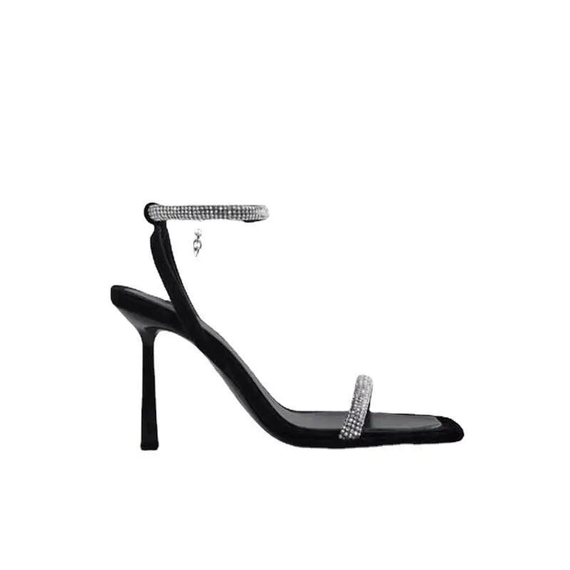 Levoire | Chaussures à talons stiletto pour femmes avec strass et bout carré