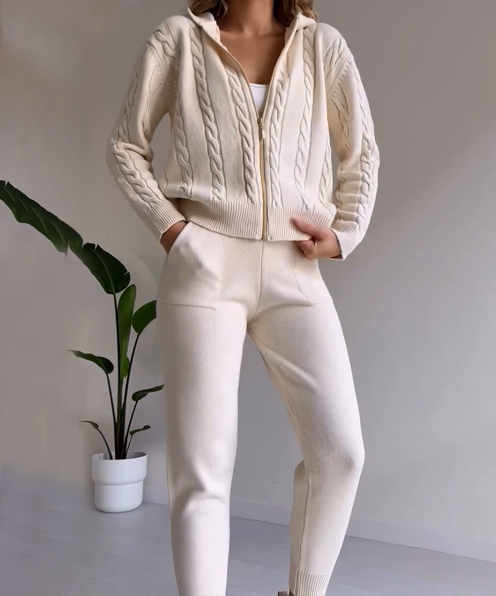 Levoire | Femmes Ensemble Pull Torsadé Et Gilet Dans Un Style Moderne Beige