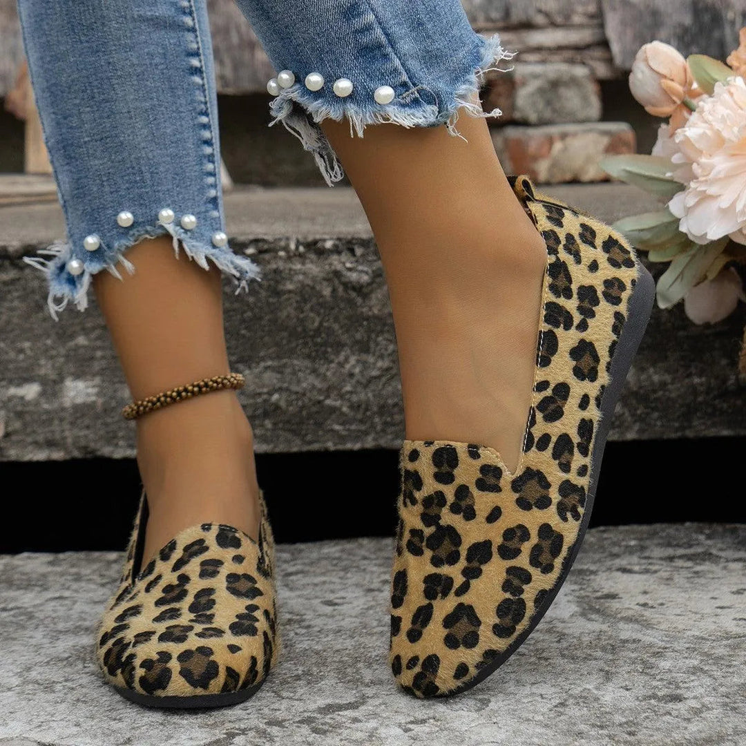 Levoire | Chaussures à talon bas en daim pour femmes – motif léopard et confort élégant