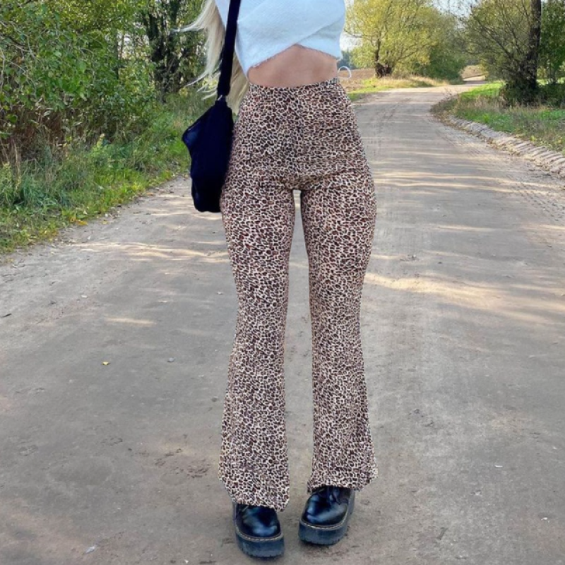 Levoire | Pantalon Évasé Un Pantalon Audacieux Avec Imprimé Léopard