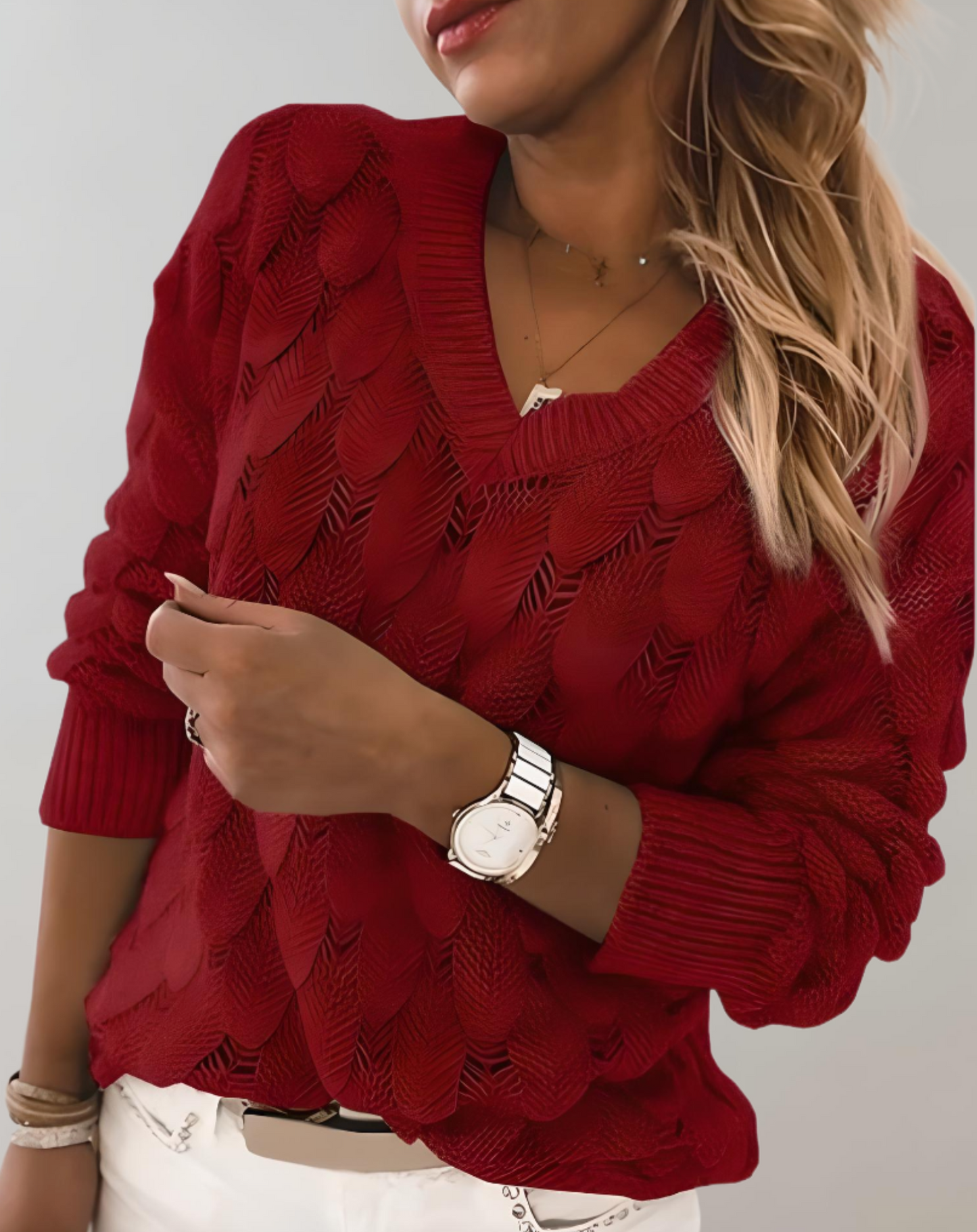 Levoire | Pull Semi Transparent Avec Décolleté En V Profond Et Motif Rot