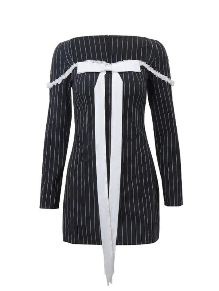 Levoire | Robe Mini À Carreaux Avec Décolleté Carré, Nœud Et Lacets