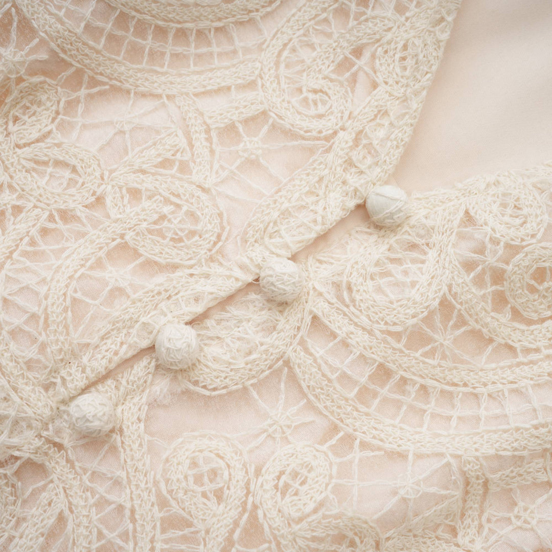 Levoire | Robe À Manches Courtes En Dentelle Blanche À Décolleté En V