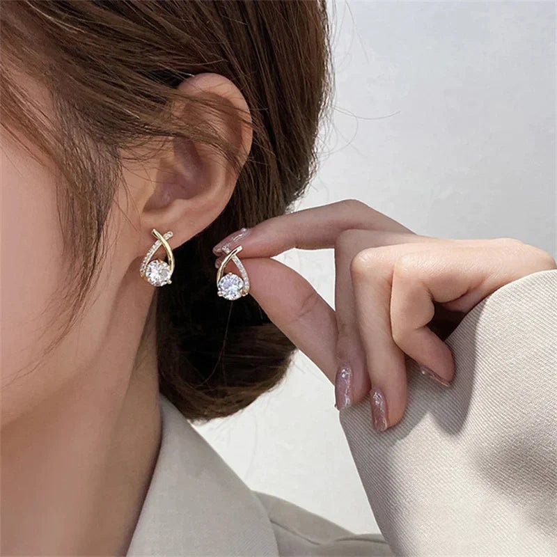 Levoire | Boucles D'Oreilles Croix En Cristal Élégance Intemporelle