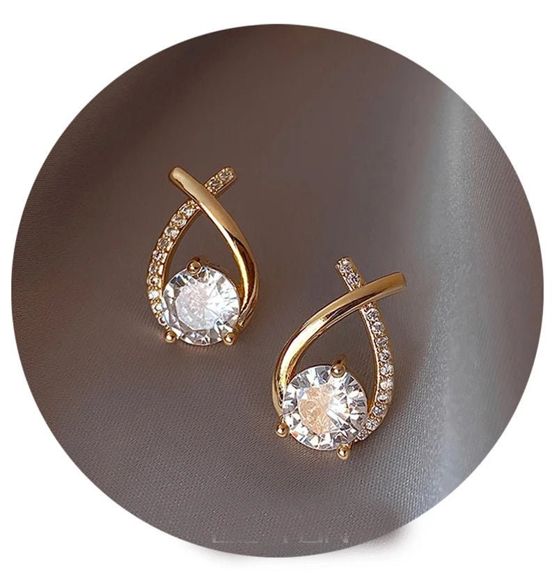 Levoire | Boucles D'Oreilles Croix En Cristal Élégance Intemporelle