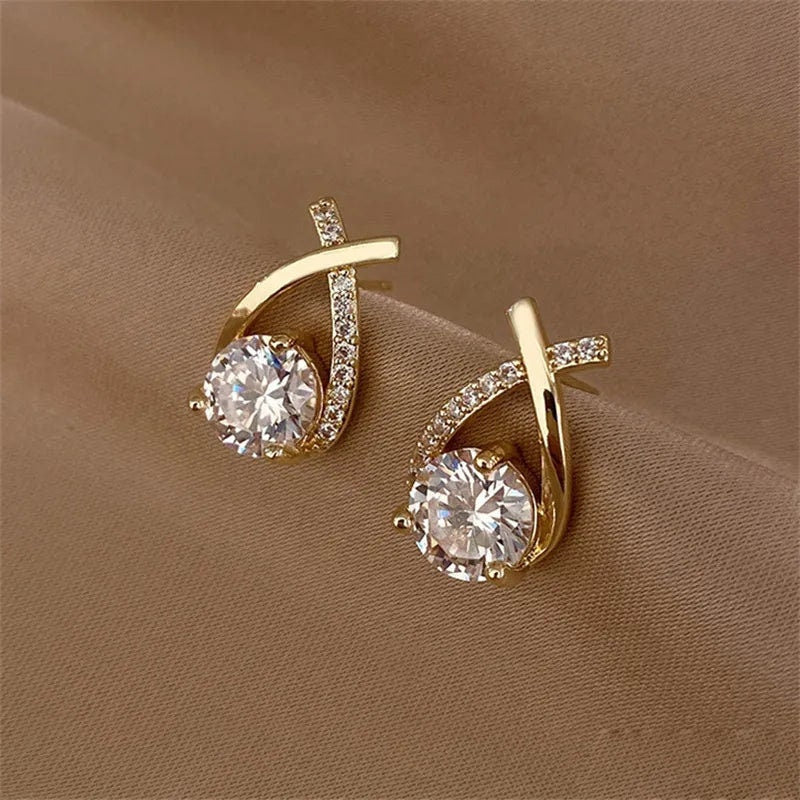 Levoire | Boucles D'Oreilles Croix En Cristal Élégance Intemporelle Ou