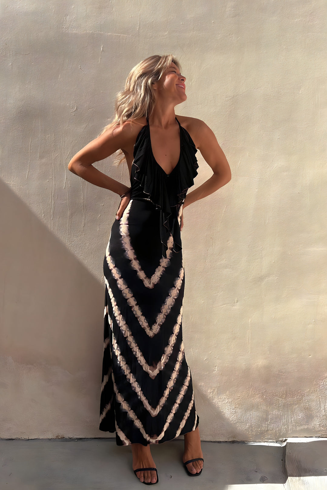 Levoire | Robe longue élégante avec col en V et dos ouvert