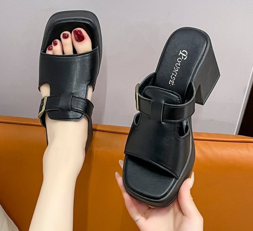 Levoire | Bottes De Luxe Avec Semelle À Lanières Et Détail De Boucle Pour Femmes Noir
