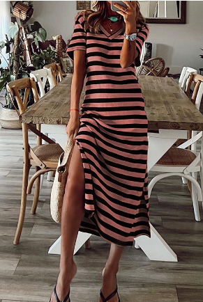 Levoire | Robe décontractée en patchwork rayé avec col en V et manches courtes Rose