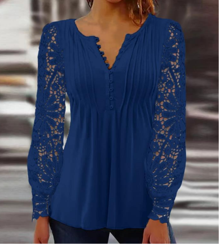 Levoire | Blouse Élégante Avec Détails En Dentelle Et Décolleté En V Bleu marine
