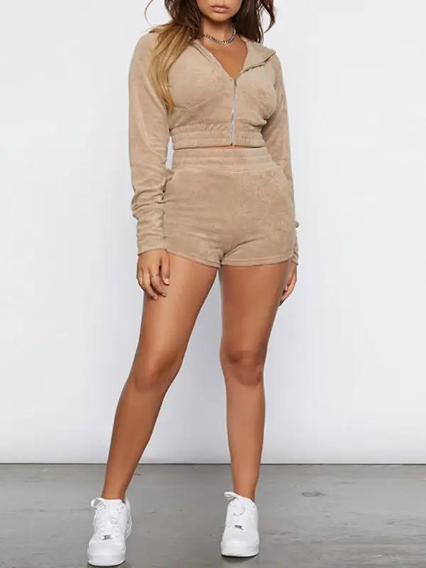 Levoire | Veste en velours doré pour femme avec capuche, manches longues et zip + configuration de l'ensemble deux pièces short Khaki