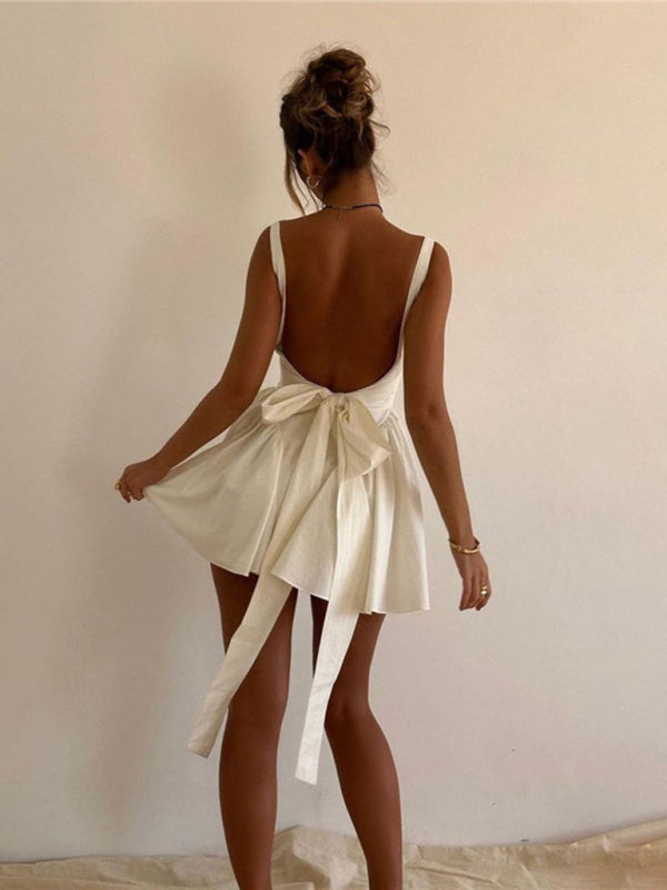 Levoire | Sophistiquée robe mini dos nœud
