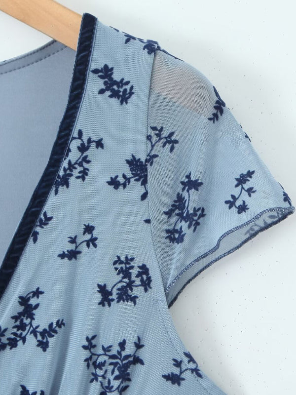 Levoire | Robe sexy à imprimé en ligne pour femme à décolleté en V