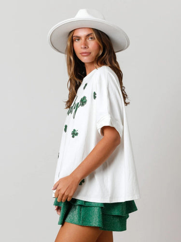 Levoire | Daami St. Patrick trèfles à quatre feuilles heureux en sequins top t-shirt décontracté