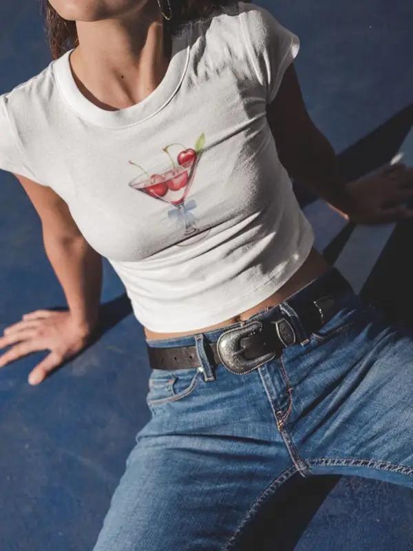 Levoire | T-shirt graphique imprimée ajustée pour dames à manches courtes