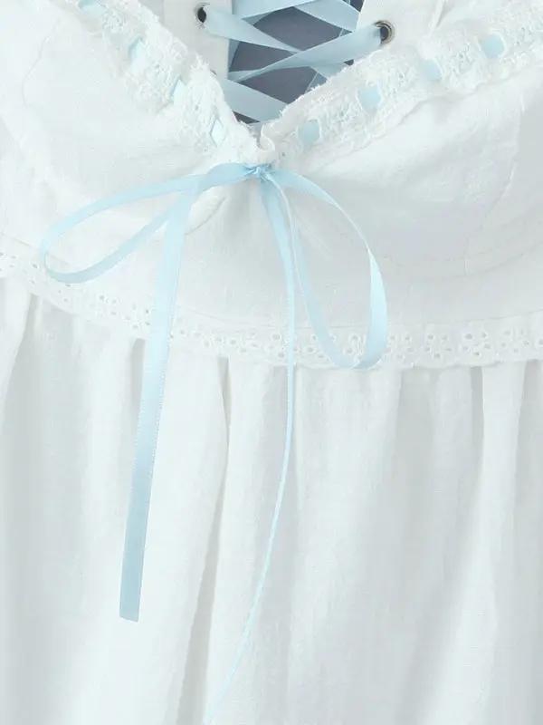 Levoire | Nouvelle robe porte-jarretelles à encolure carrée et jolie mini robe