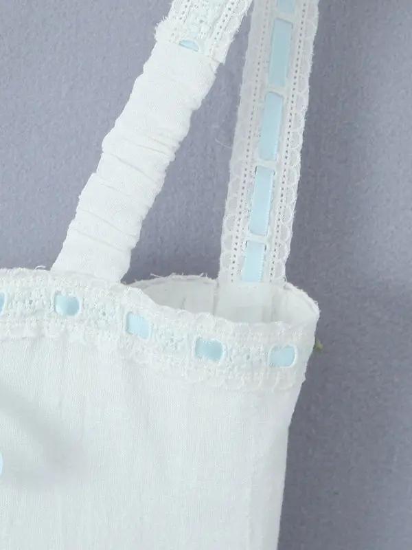 Levoire | Nouvelle robe porte-jarretelles à encolure carrée et jolie mini robe