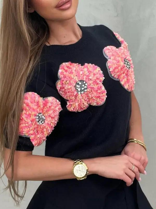 Levoire | Nouveau sweat-shirt rond en fleurs contrastantes rose doux à manches courtes