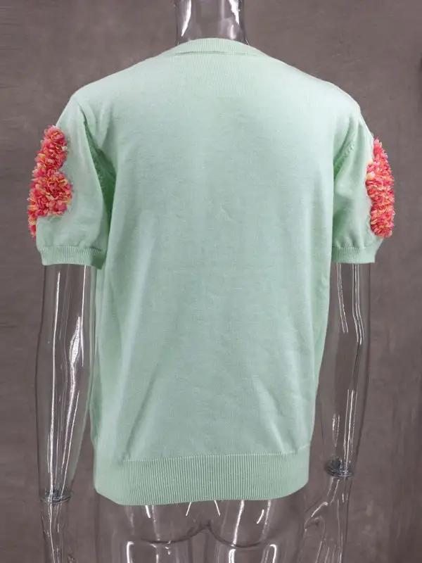 Levoire | Nouveau sweat-shirt rond en fleurs contrastantes rose doux à manches courtes