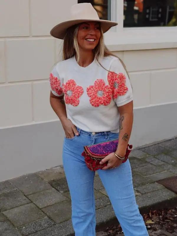 Levoire | Nouveau sweat-shirt rond en fleurs contrastantes rose doux à manches courtes