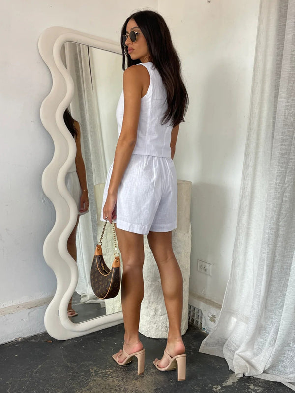 Levoire | Élégant et moderne salopette à shorts unie à décolleté en V