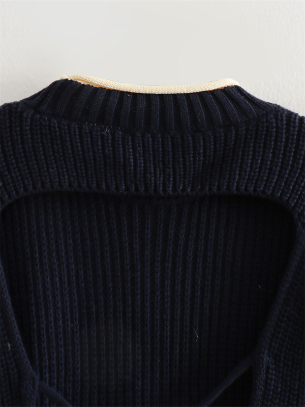 Levoire | Nouveau moderne gilet en tricot pour femmes avec encolure ronde et découpe au dos