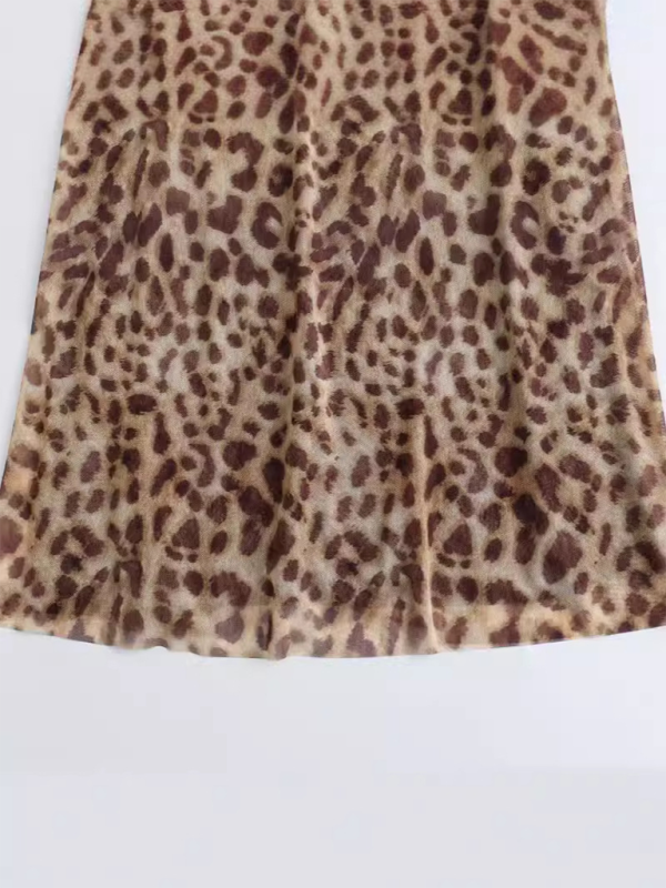 Levoire | Design élégant et stylé avec motifs animaliers, robe sexy à dos ouvert et sans manches