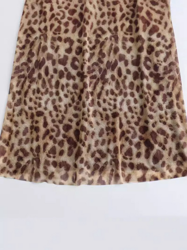 Levoire | Design élégant et stylé avec motifs animaliers, robe sexy à dos ouvert et sans manches