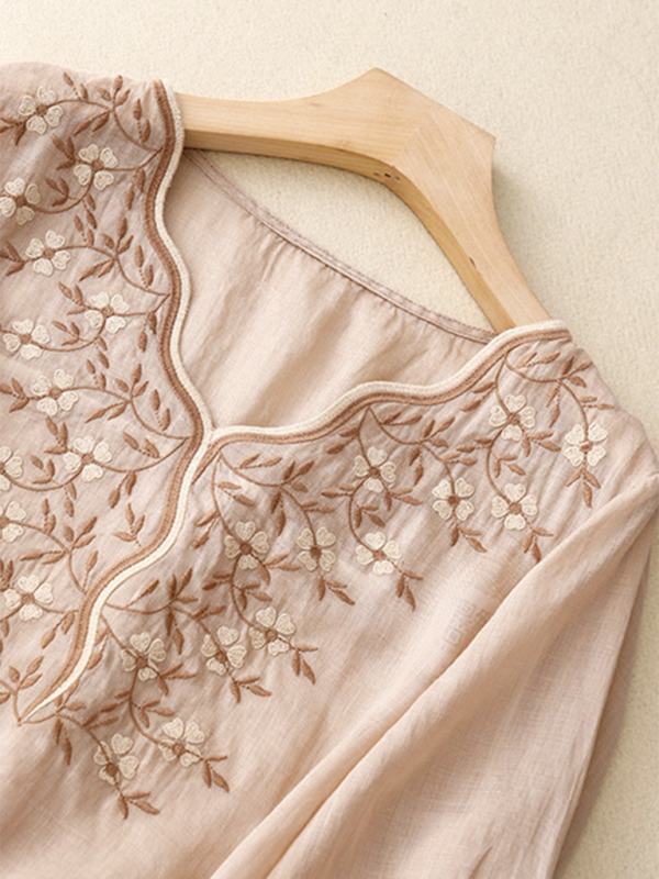Levoire | Vintage V décolleté brodé T-shirt top