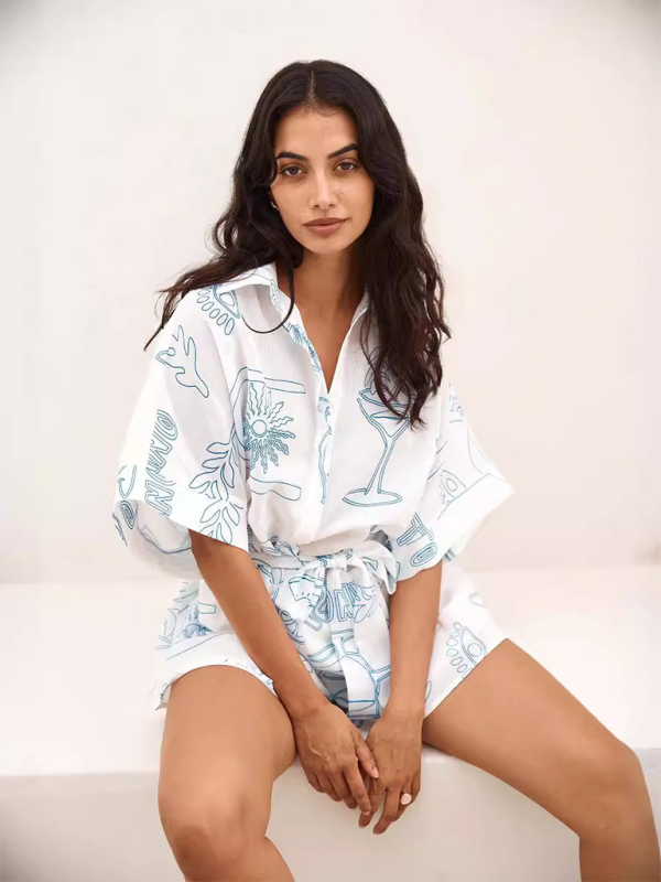 Levoire | Style féminin nouveau styles inversé mi-long à manches courtes avec ceinture de taille mode loisir combinaison courte loose Blanc