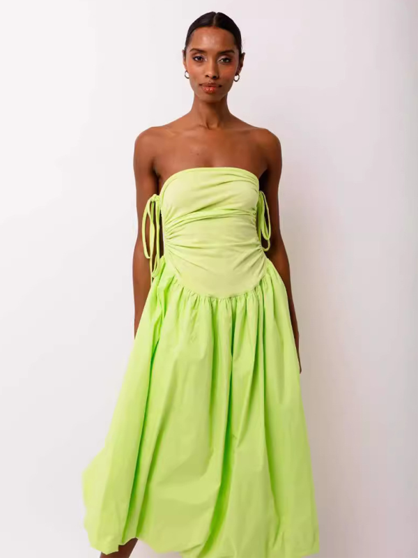 Levoire | Nouvelle robe sans manches à dos ouvert à encolure halter froncée en patchwork avec poches