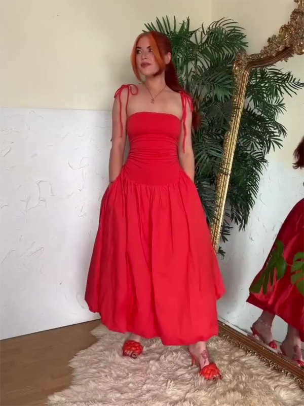 Levoire | Nouvelle robe sans manches à dos ouvert à encolure halter froncée en patchwork avec poches