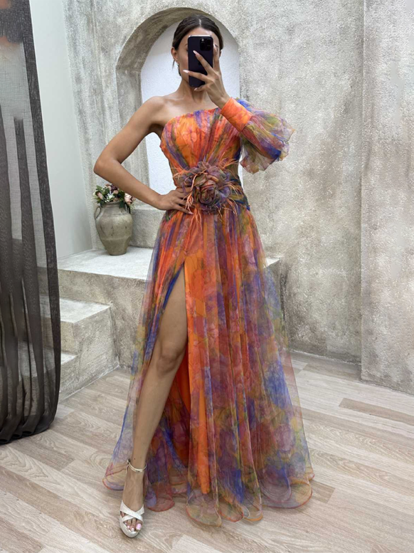 Levoire | Nouvelle robe de fête en mesh à épaules et fente INS L Robe de mode ample