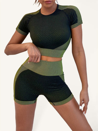 Levoire | T-shirt femme avec couleur contrastante et manches courtes + Short de sport ensemble deux pièces