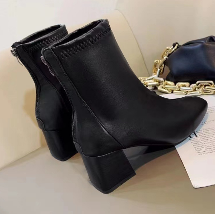 Levoire | Bottines Élégantes Avec Un Épais Talon Noir