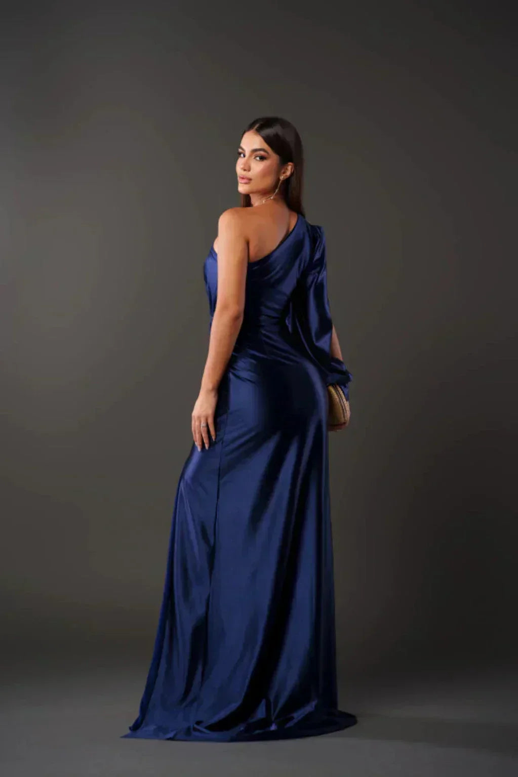 Levoire | Robe En Satin Avec Design Asymétrique À Une Épaule