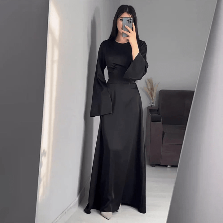 Levoire | Robe longue en satin pour femmes Design élégant et confortable Noir