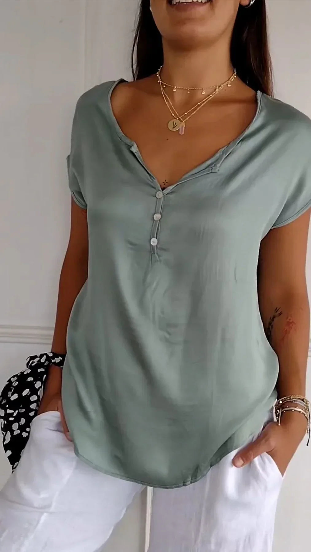 Levoire | T-Shirt À Col En V Tendance Pour Femmes Vert