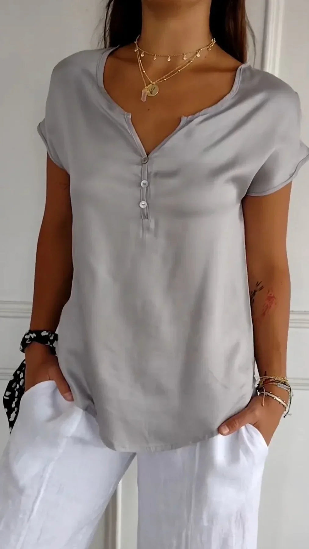 Levoire | T-Shirt À Col En V Tendance Pour Femmes Gris