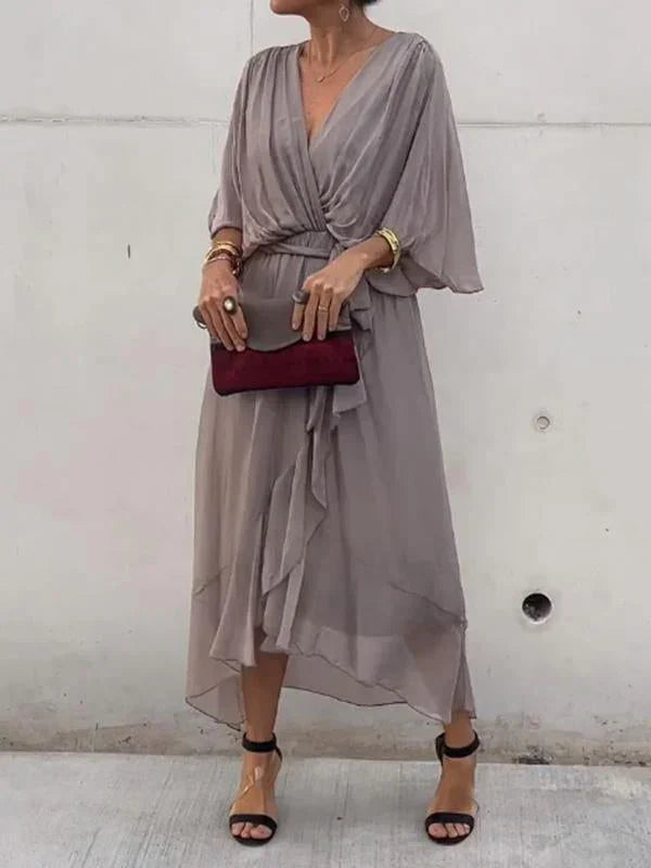 Levoire | Robe En Chiffon Avec Décolleté En V, Élégante Et Raffinée Gris