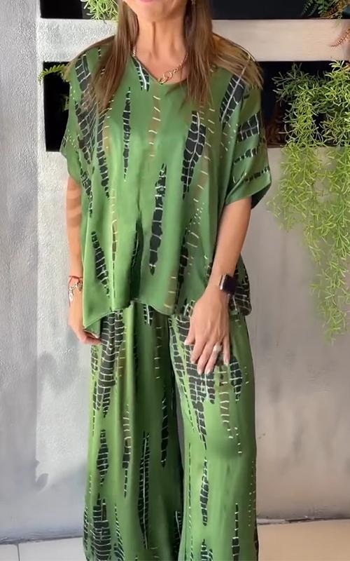 Levoire | Deux Pièces Satin Lounge Set Avec Col Rond Vert