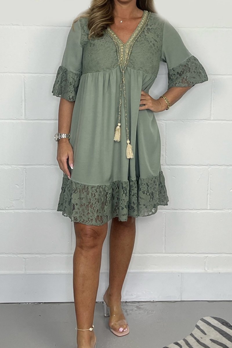 Levoire | Robe Avec Décolleté En V Et Patchwork En Dentelle Légumes