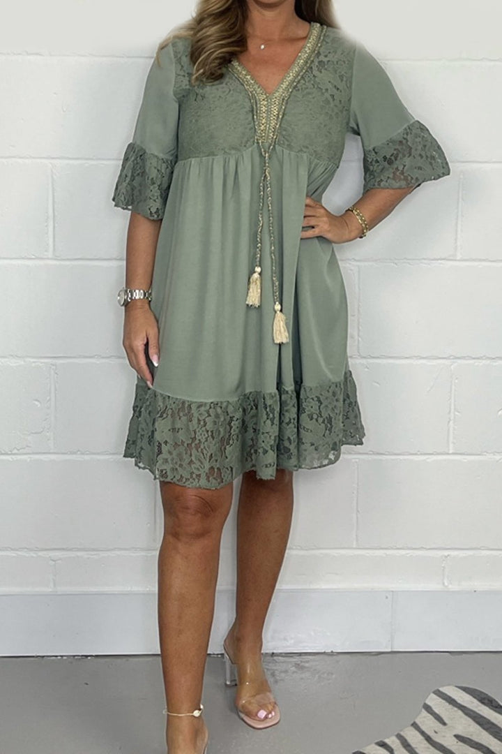 Levoire | Robe Avec Décolleté En V Et Patchwork En Dentelle Légumes