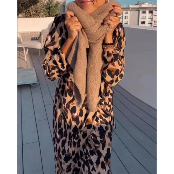 Levoire | V-Neck Robe Élégante